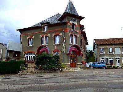 Hotel-Restaurant Du Commerce Aubreville Exterior photo